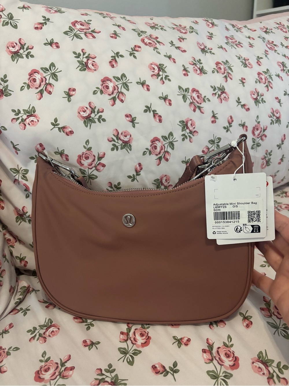 New Lululemon adjustable mini shoulder bag